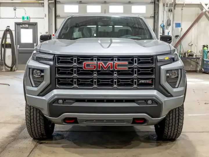 GMC Canyon 2026 photo 2