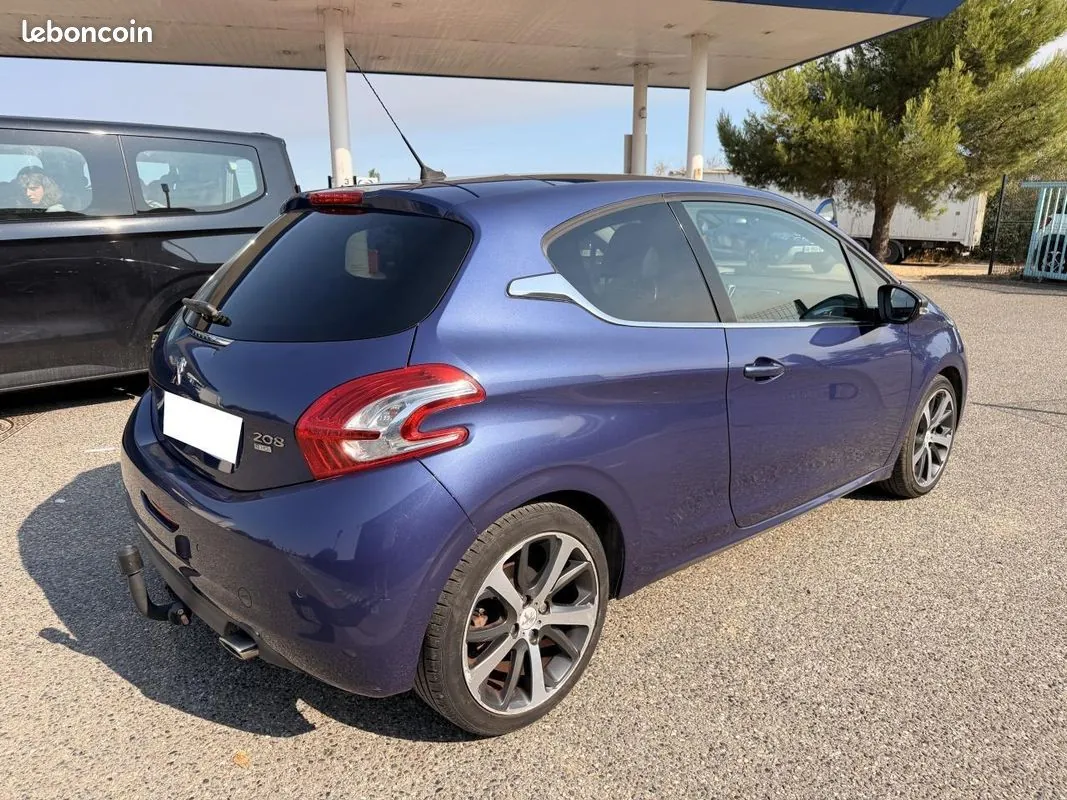 Peugeot 208 2012 photo 5