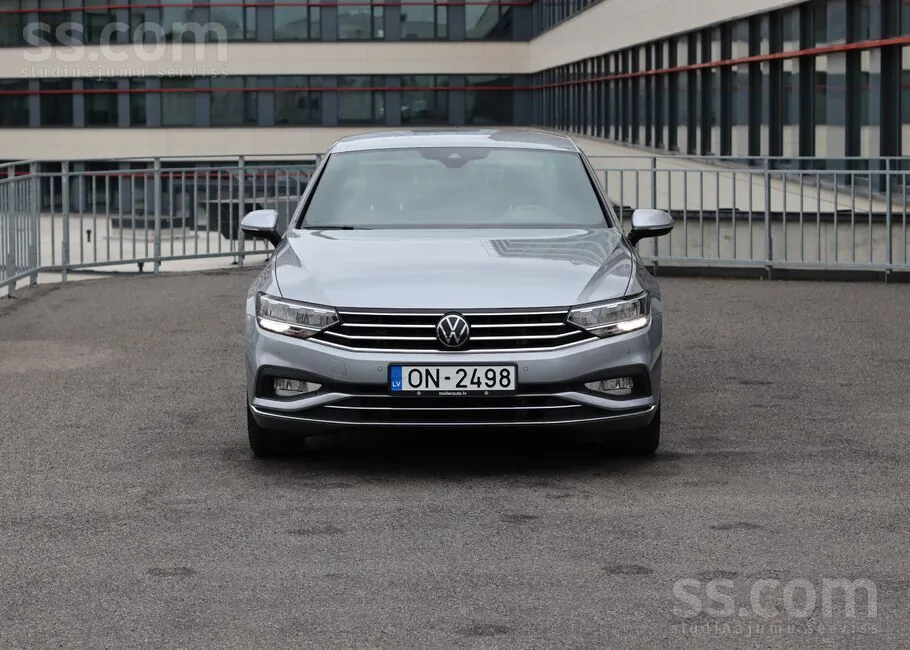 Volkswagen Passat 2021 photo 2