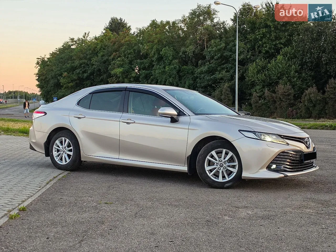 Toyota Camry 2017 photo 2