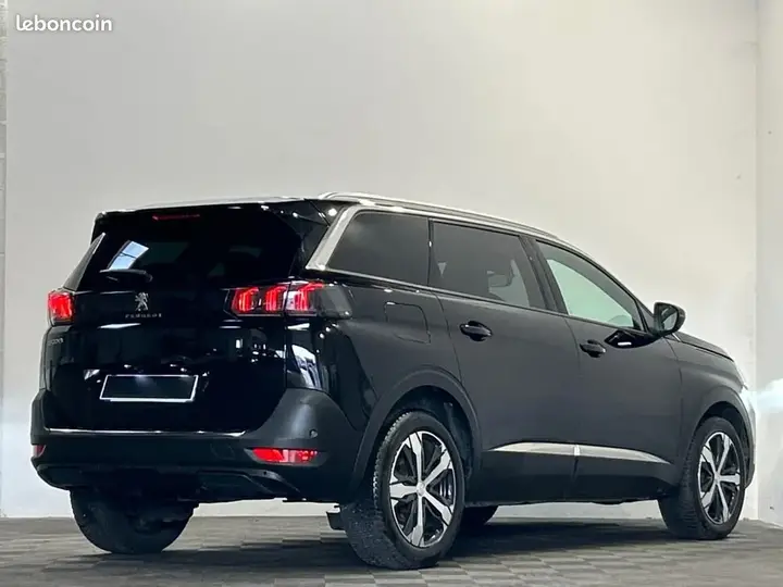 Peugeot 5008 2024 photo 3