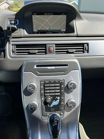 Volvo V70 2015 photo 2