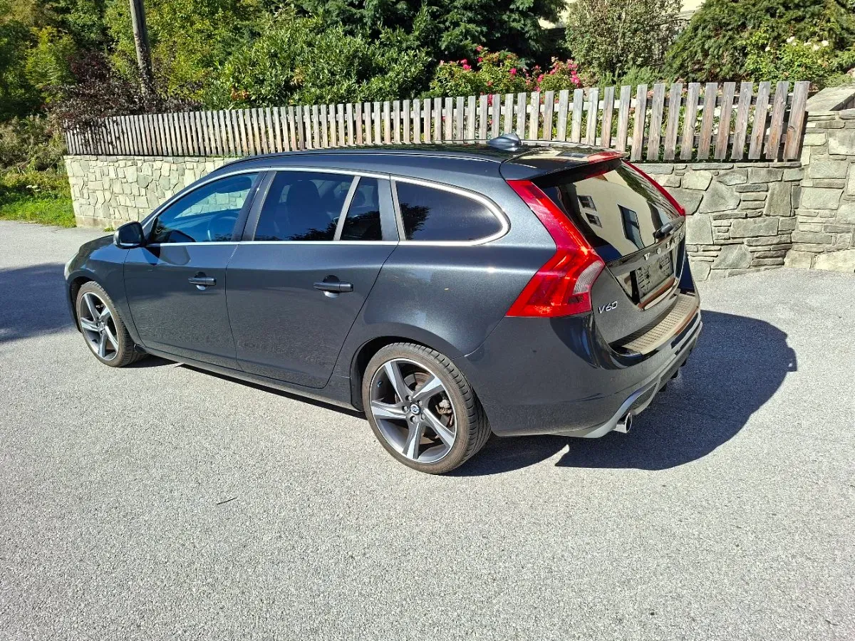 Volvo V60 2013 photo 2