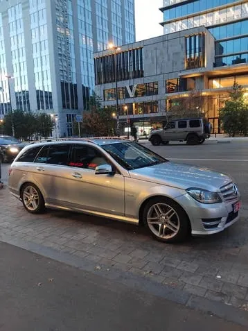 Mercedes-Benz C200