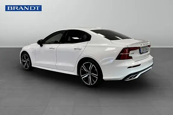 Volvo S60 2021 photo 2