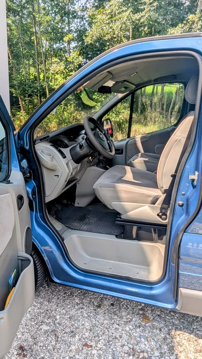 Opel Vivaro 2005 photo 2
