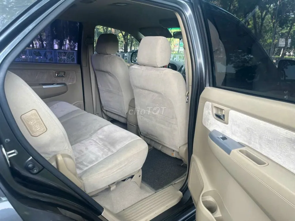 Toyota Fortuner 2011 photo 5