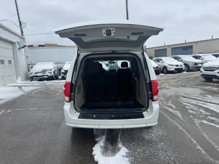 Dodge Grand Caravan 2017 photo 4