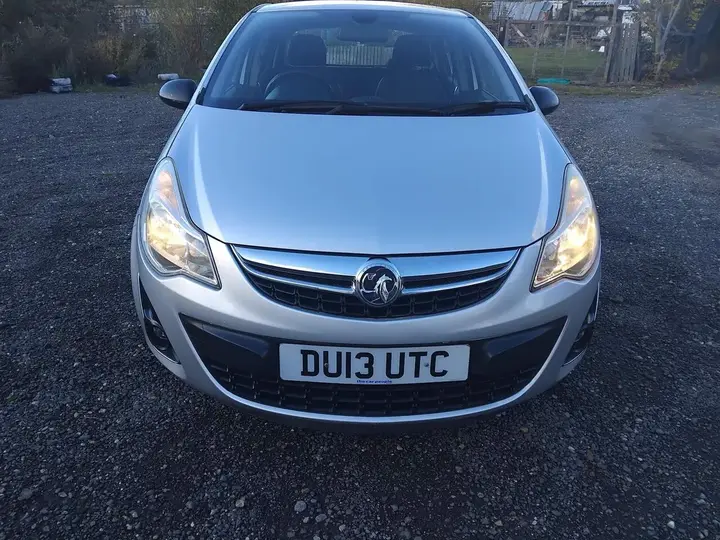 Vauxhall Corsa 2013 photo 2