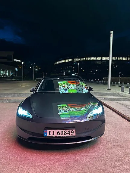 Tesla Model 3 2024 photo 2