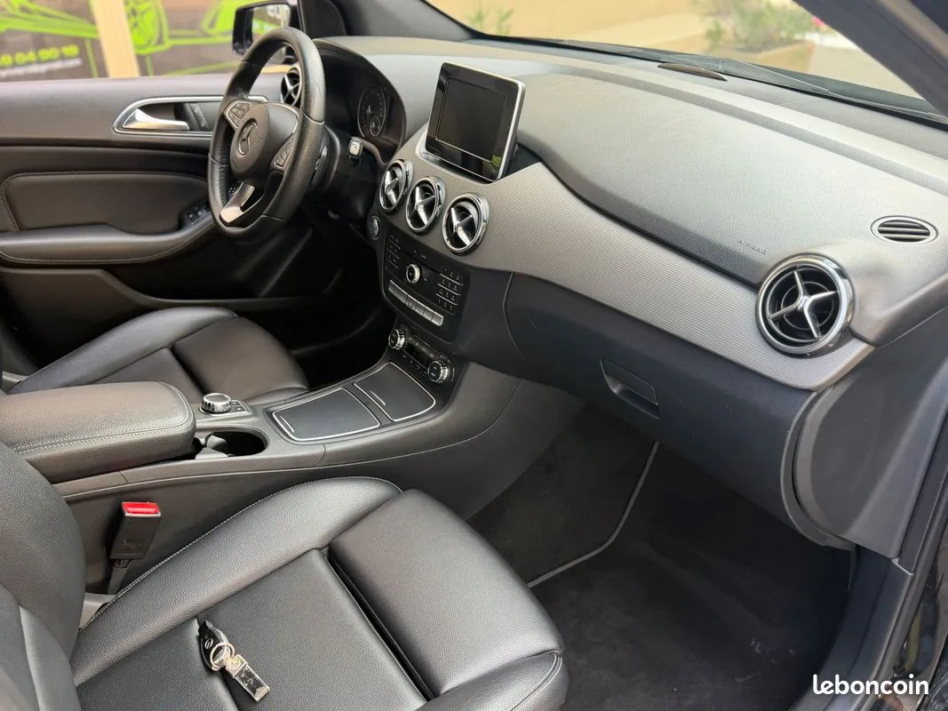 Mercedes-Benz B-Class 2019 photo 3