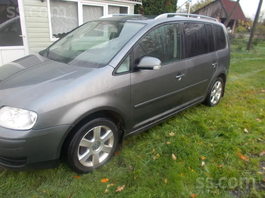 Volkswagen Touran 2006 photo 4