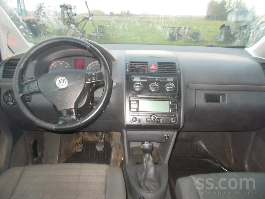 Volkswagen Touran 2006 photo 5