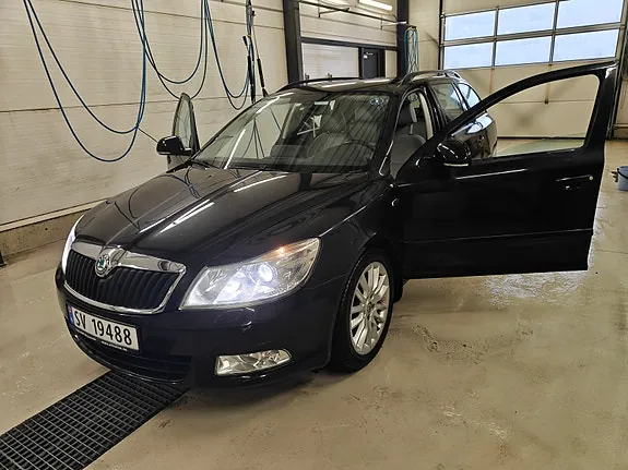 Skoda Octavia 2012 photo 3