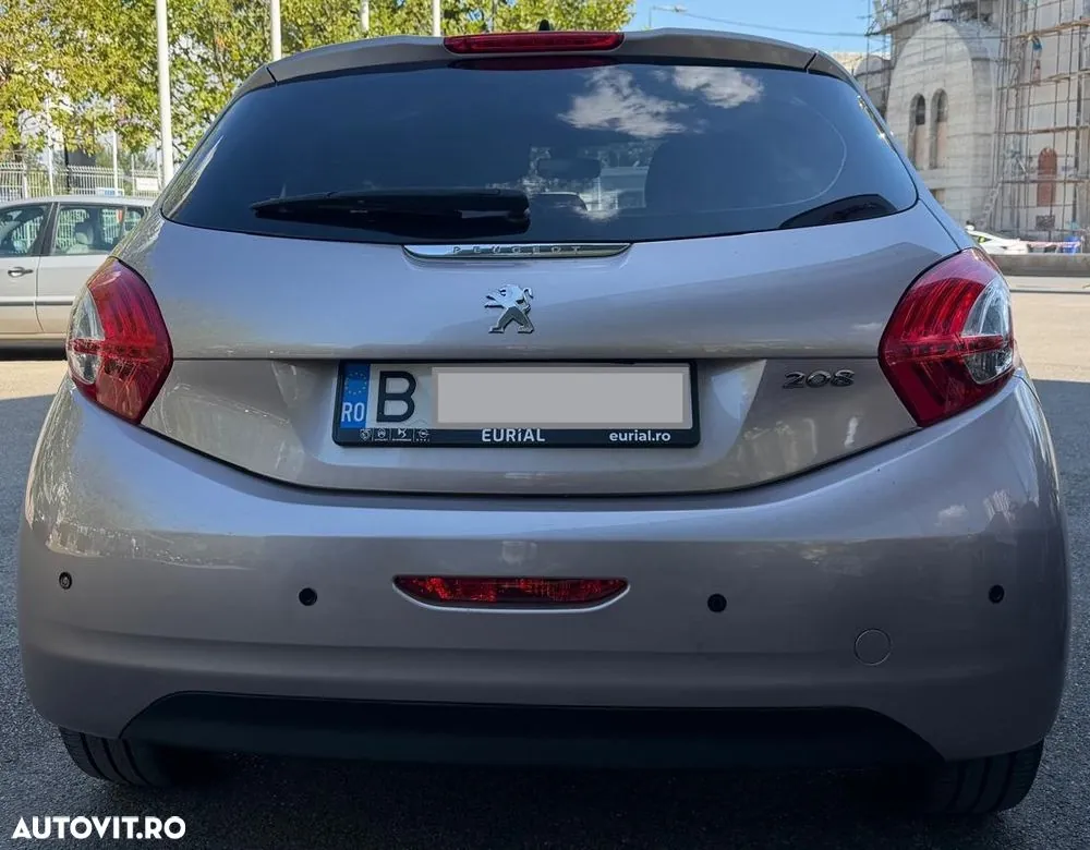 Peugeot 208 2012 photo 4