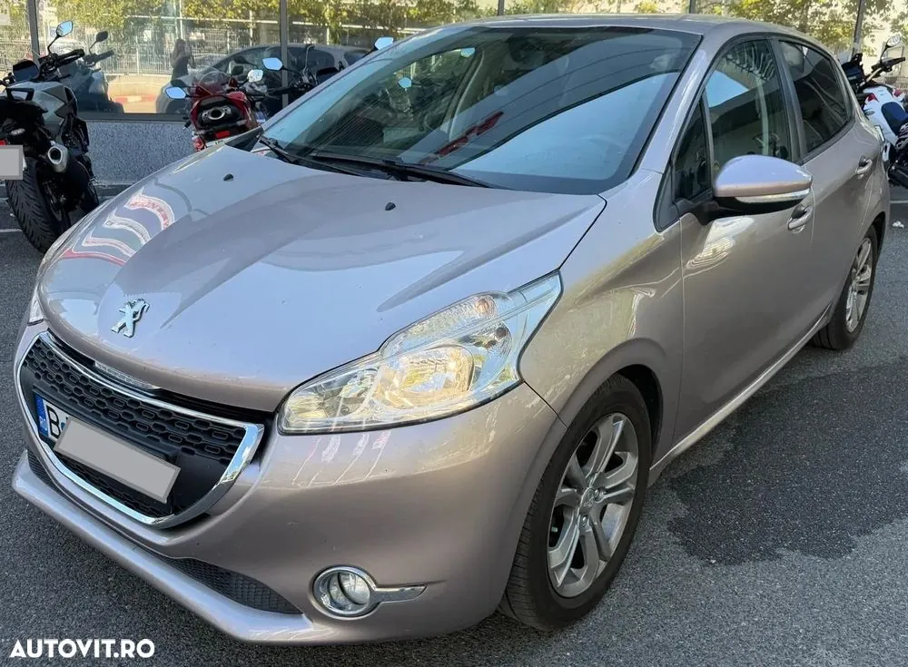 Peugeot 208 2012 photo 5