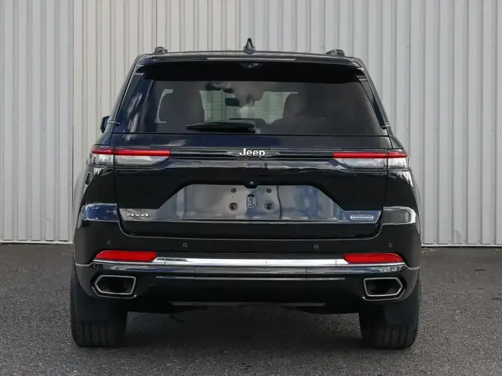Jeep Grand Cherokee 2023 photo 3