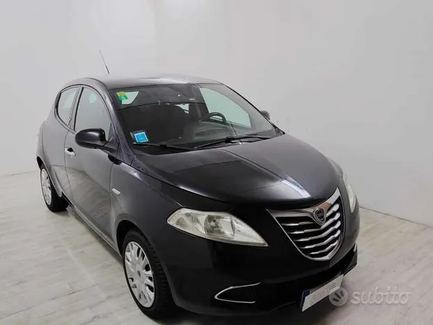 Lancia Ypsilon 2011 photo 2