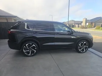 Mitsubishi Outlander 2022 photo 3