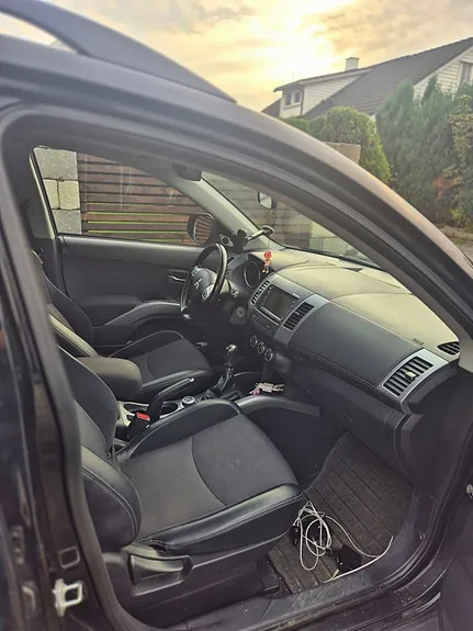 Mitsubishi Outlander 2012 photo 4