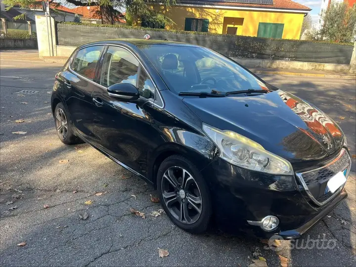 Peugeot 207 2012 photo 2