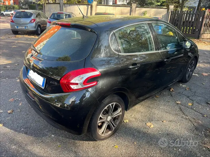 Peugeot 207 2012 photo 4