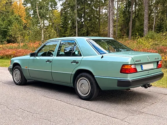Mercedes-Benz 300 E 1991 photo 5
