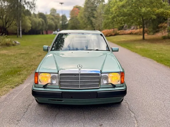 Mercedes-Benz 300 E 1991 photo 2