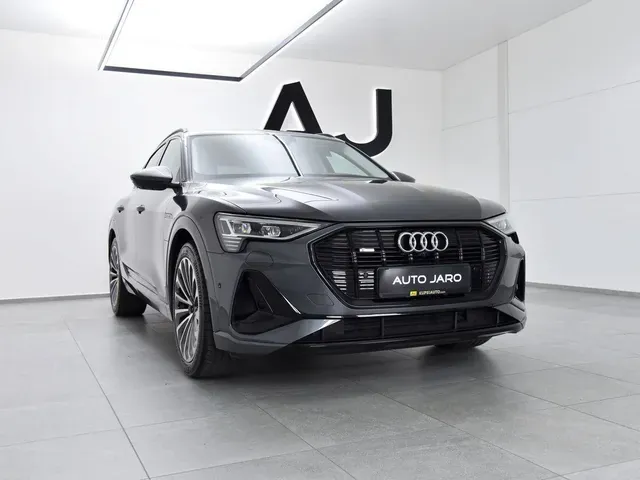 Audi E-Tron 2022 photo 2