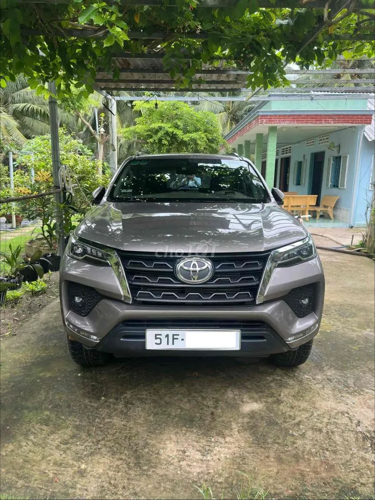 Toyota Fortuner 2021 photo 2