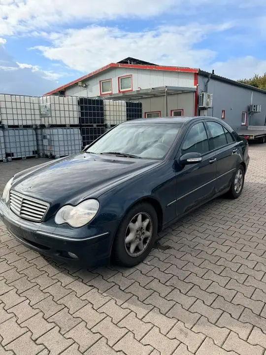Mercedes-Benz C180