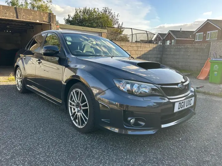 Subaru Wrx Sti 2011 photo 2
