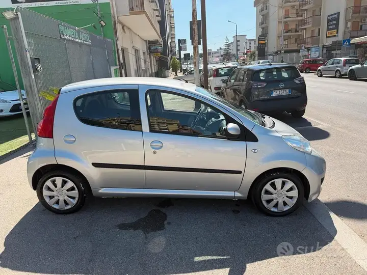 Peugeot 107 2011 photo 5