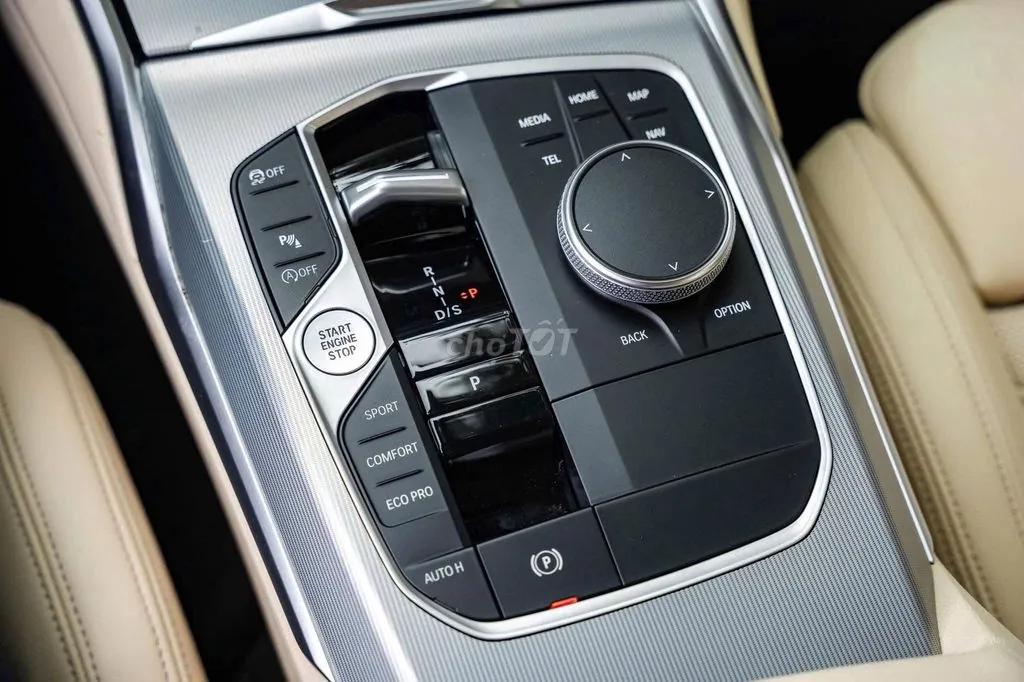 BMW 3 Series 2024 photo 4