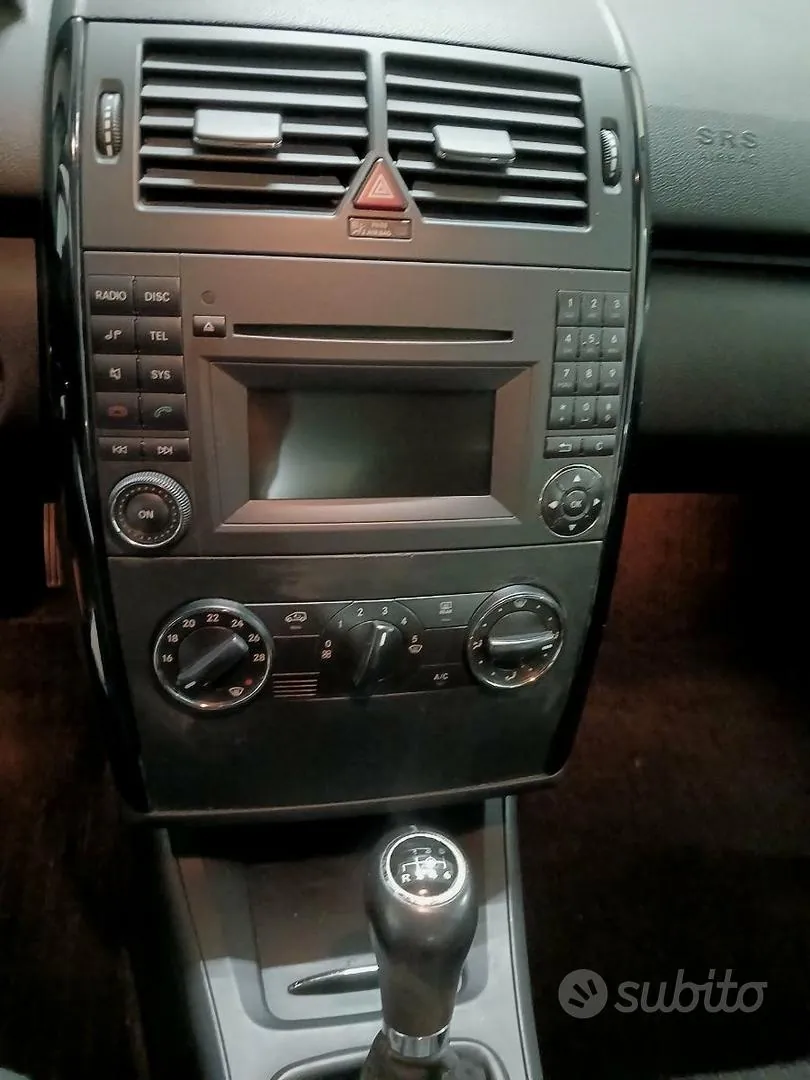Mercedes-Benz A 2012 photo 5