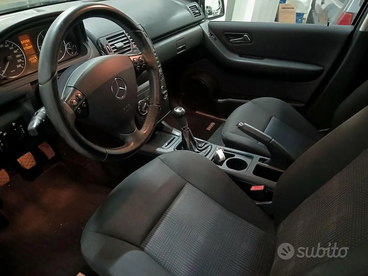 Mercedes-Benz A 2012 photo 4