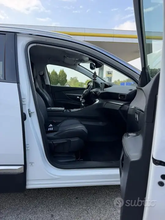 Peugeot 3008 2018 photo 4