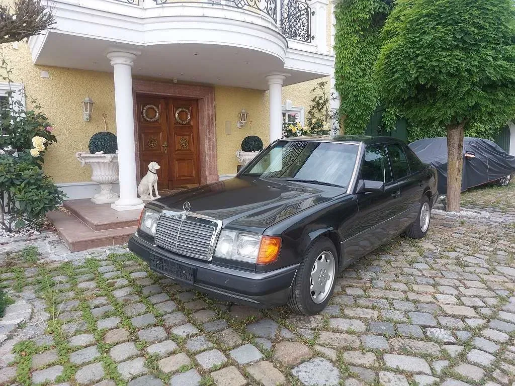 Mercedes-Benz E-Class 1991 photo 3