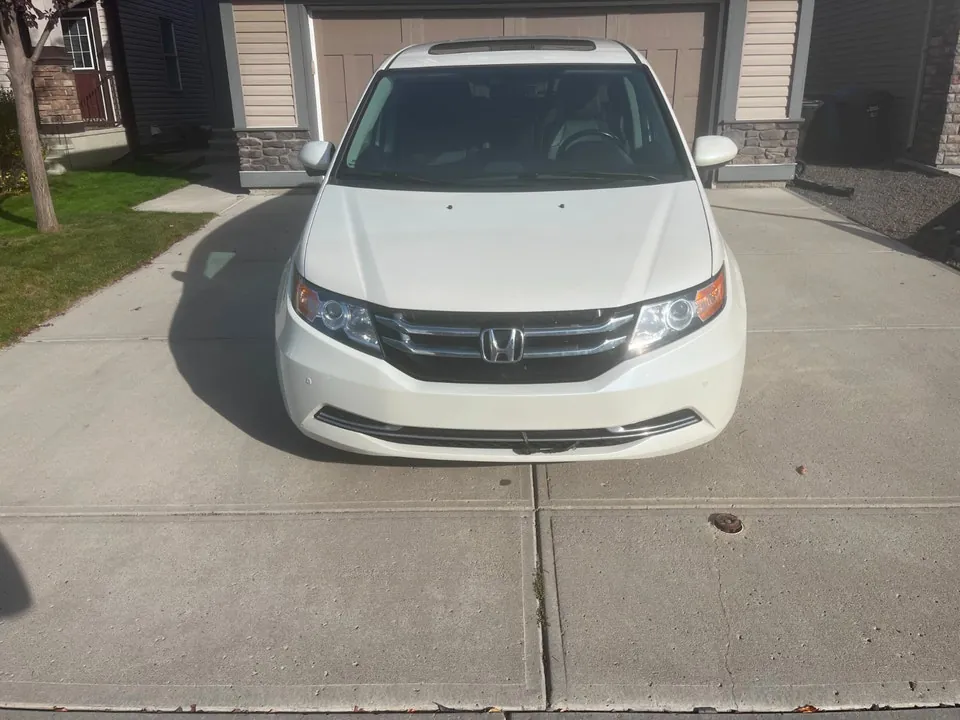 Honda Odyssey 2015 photo 3