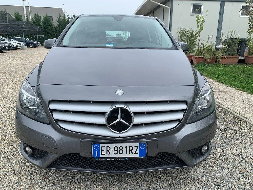 Mercedes-Benz B 180 Cdi 2013 photo 2