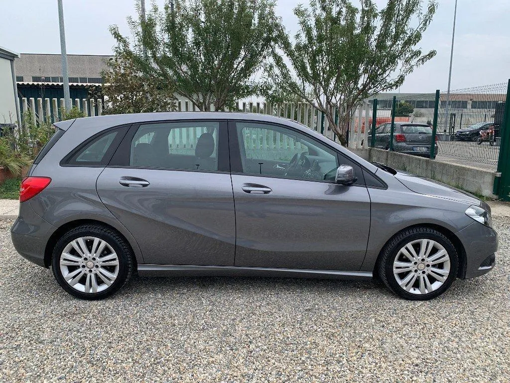 Mercedes-Benz B 180 Cdi 2013 photo 4