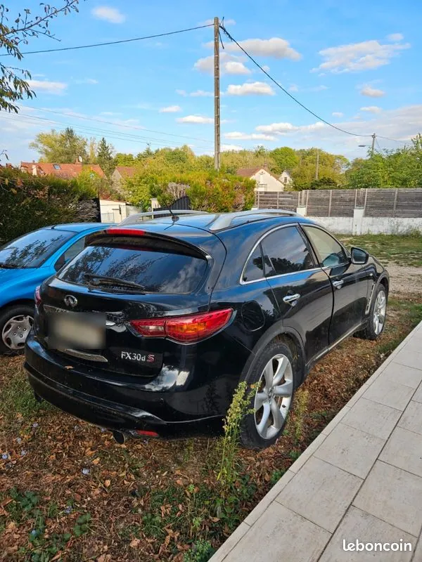 Infiniti Fx 2011 photo 2