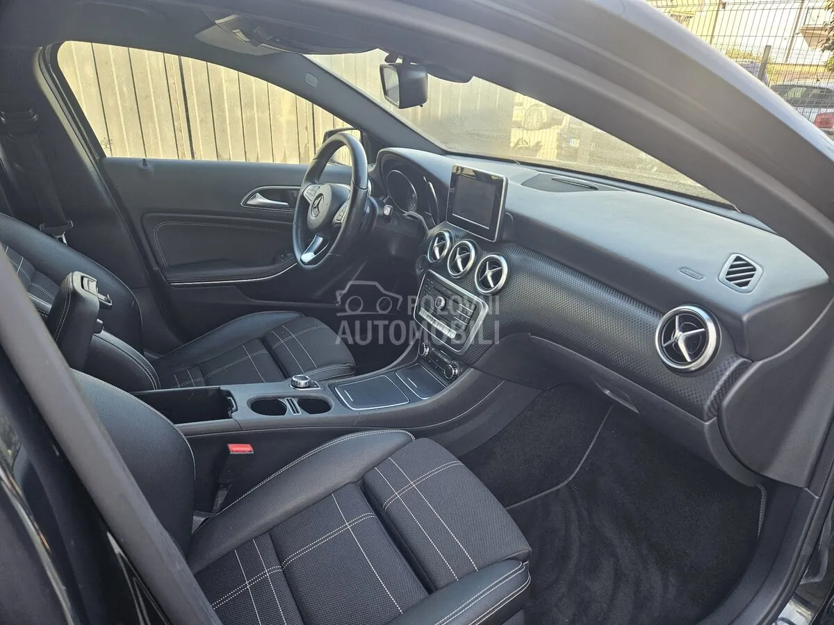 Mercedes-Benz A 180 2016 photo 5