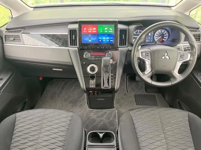 Mitsubishi Delica D:5 2019 photo 2