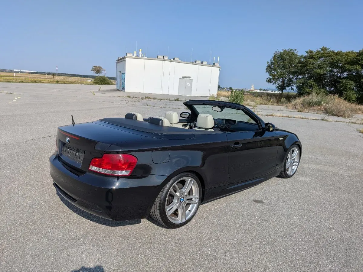 BMW 1 Series 2009 photo 3
