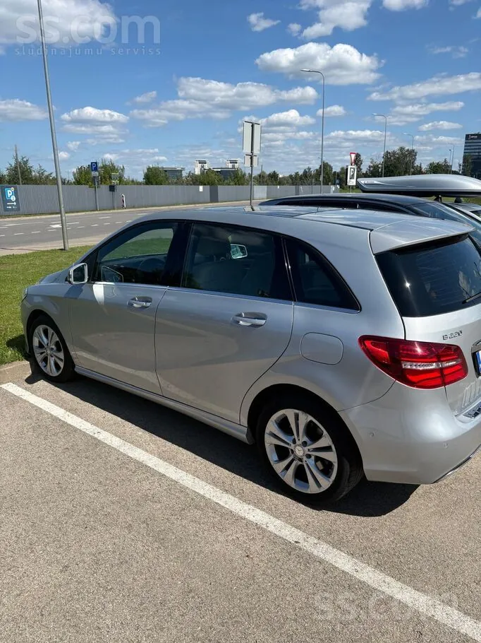 Mercedes-Benz B220 2015 photo 4
