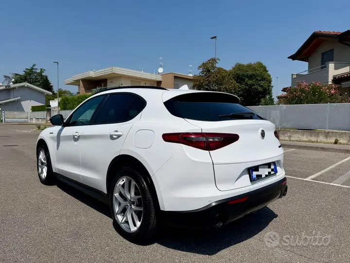 Alfa Romeo Stelvio 2022 photo 3