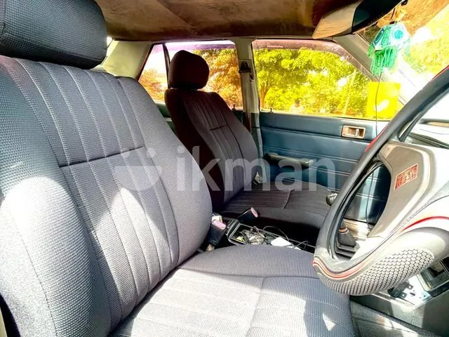 Mitsubishi Galant 1985 photo 4