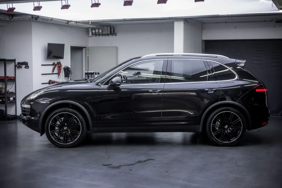 Porsche Cayenne 2010 photo 2