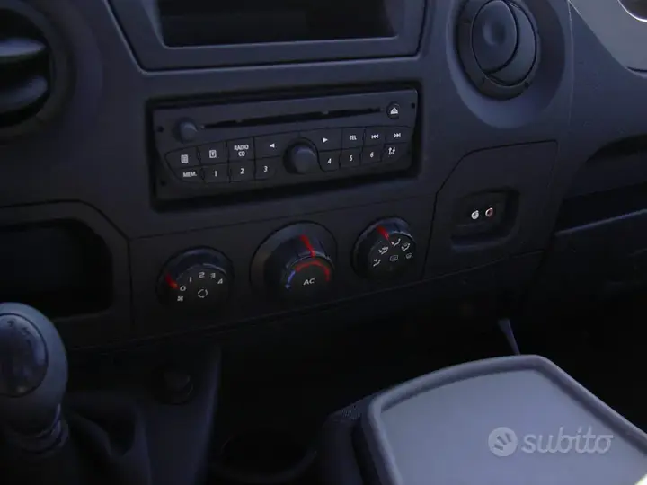 Renault Master 2011 photo 5